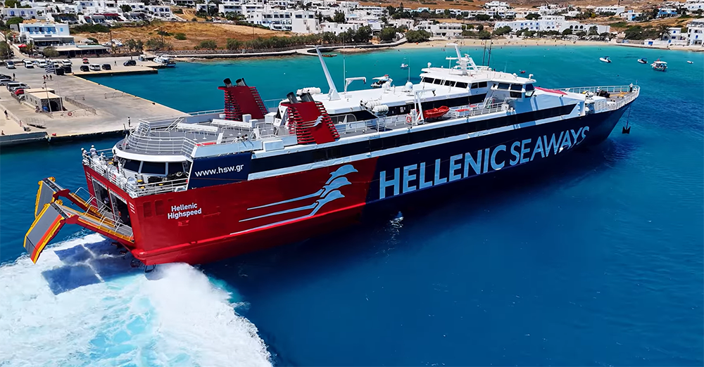 Εντυπωσιακή μανούβρα πλοίου στο Κουφονήσι – Έδεσε με ακρίβεια στο λιμάνι σε 3 λεπτά – ΒΙΝΤΕΟ