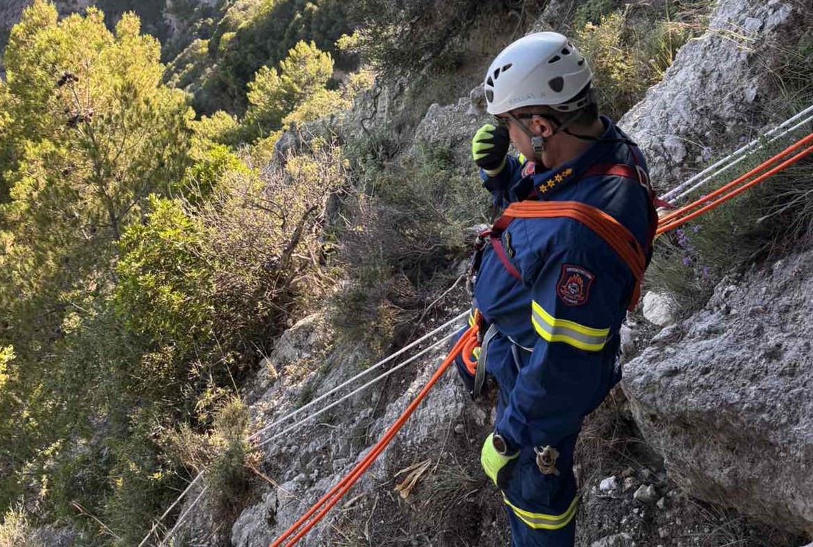 Κέρκυρα: Επιχείρηση διάσωσης Βρετανού τουρίστα στο Canal d’Amour – Λουόμενοι του έσωσαν τη ζωή με φουσκωτό