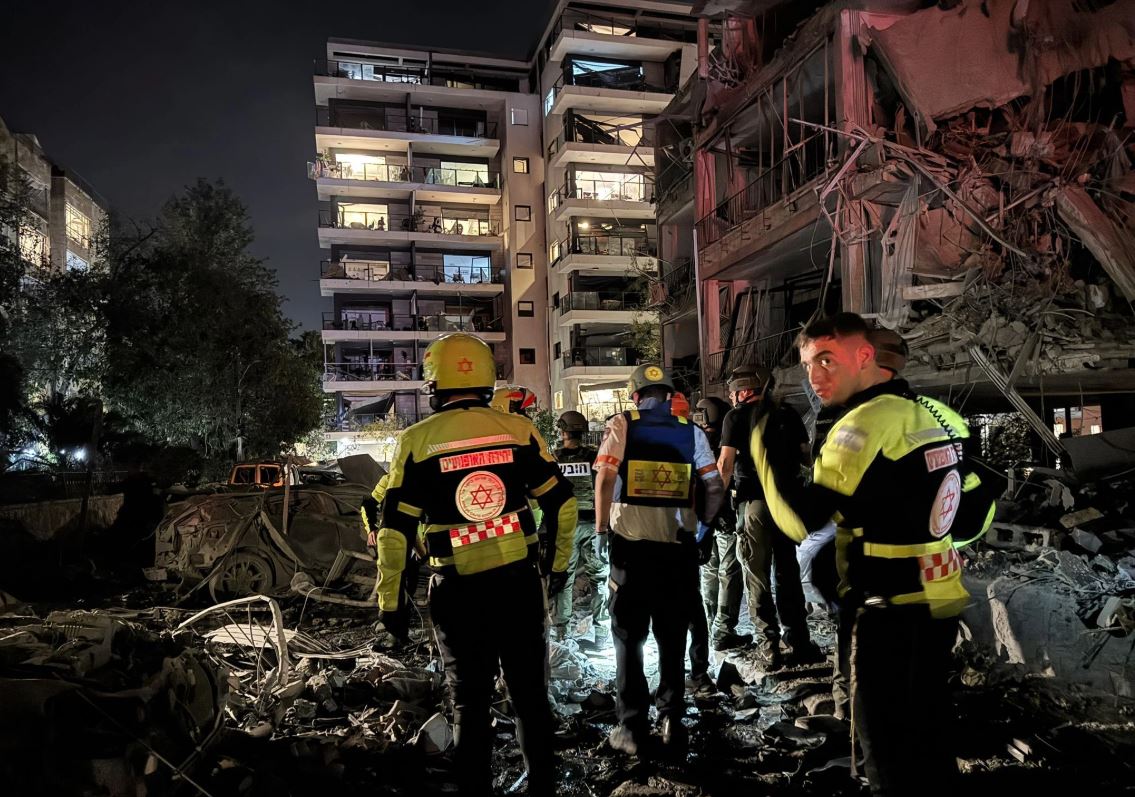 Μέση Ανατολή: Γιατί η σύγκρουση Ισραήλ – Ιράν θα μπορούσε να εξελιχθεί σε περιφερειακό πόλεμο και να παρασύρει τις ΗΠΑ