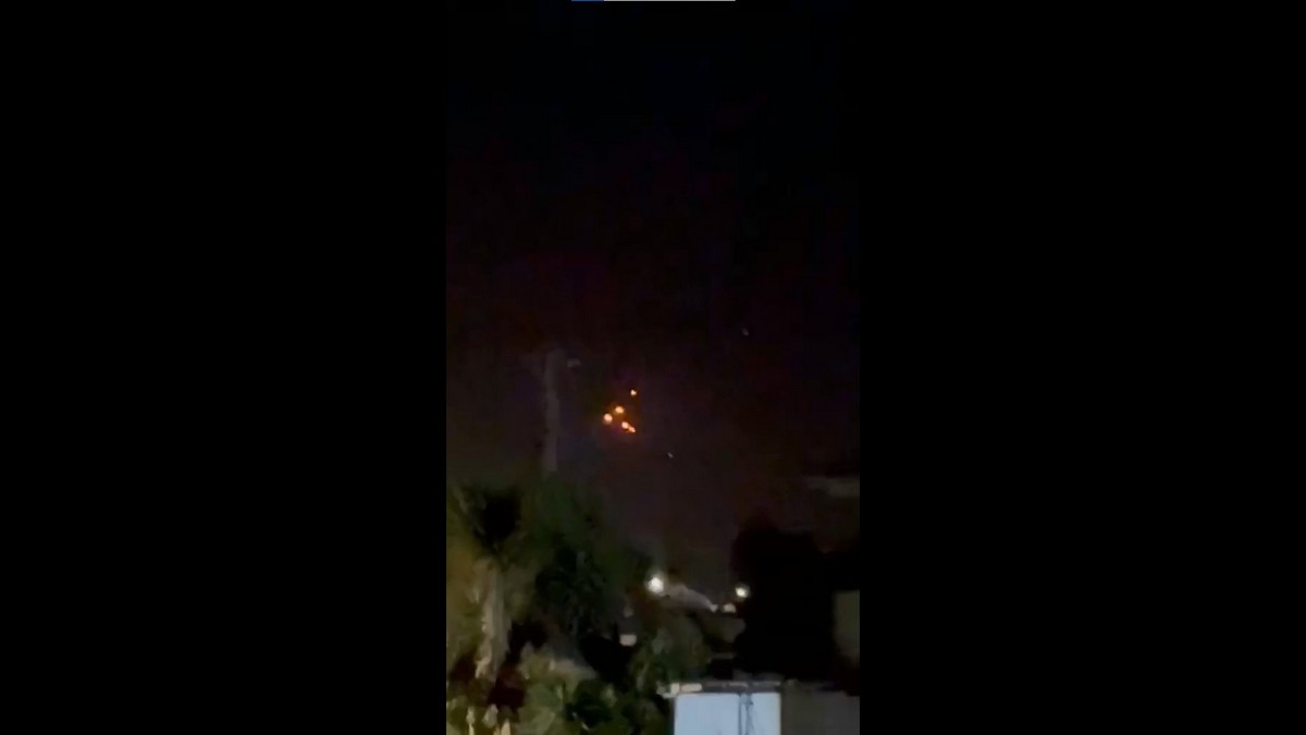 Μέση Ανατολή: Ορατοί από την Κύπρο οι πύραυλοι του Ιράν προς το Ισραήλ – ΒΙΝΤΕΟ