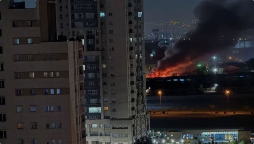 Ιράν: Το Ισραήλ σφυροκοπά την Τεχεράνη και το Μπαντάρ Αμπάς – Σε 40 ώρες αεροπορικών βομβαρδισμών επλήγησαν περισσότεροι από 150 στόχοι