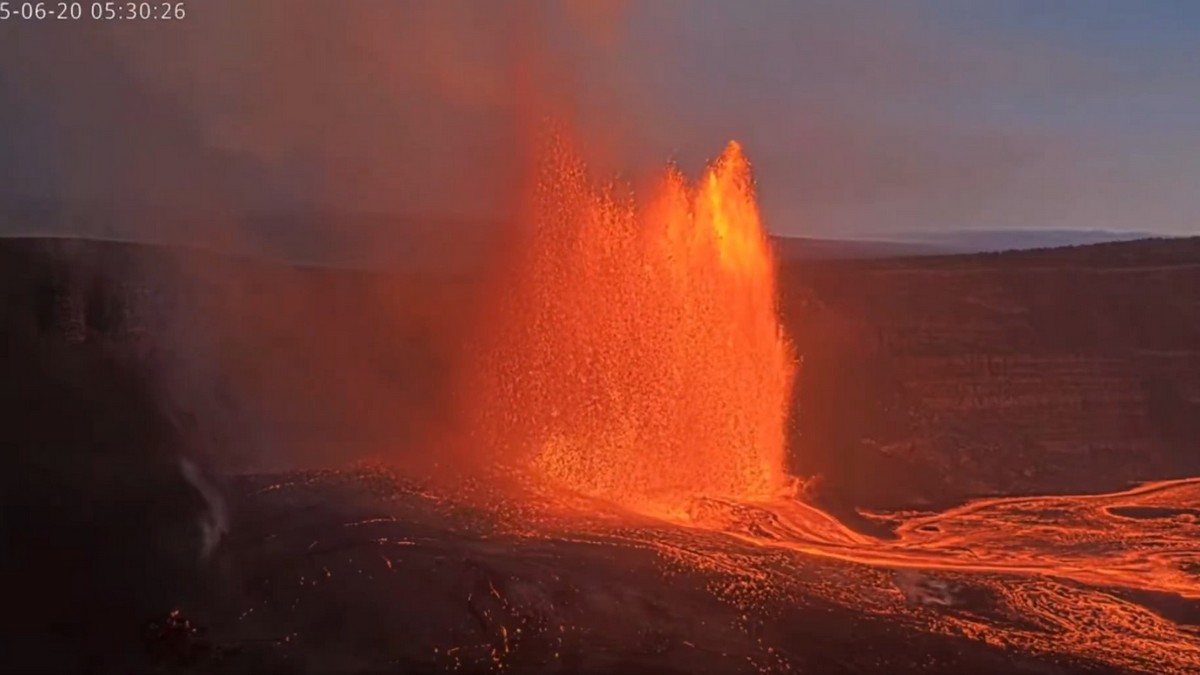 Χαβάη: Πίδακες λάβας ύψους 300 μέτρων εκτόξευσε το ηφαίστειο Κιλαουέα – ΒΙΝΤΕΟ