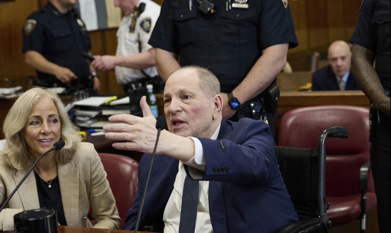 ΗΠΑ: Νέα καταδίκη του Γουαϊνστάιν για σεξουαλικά εγκλήματα – Αθώος για μία από τις 3 κατηγορίες