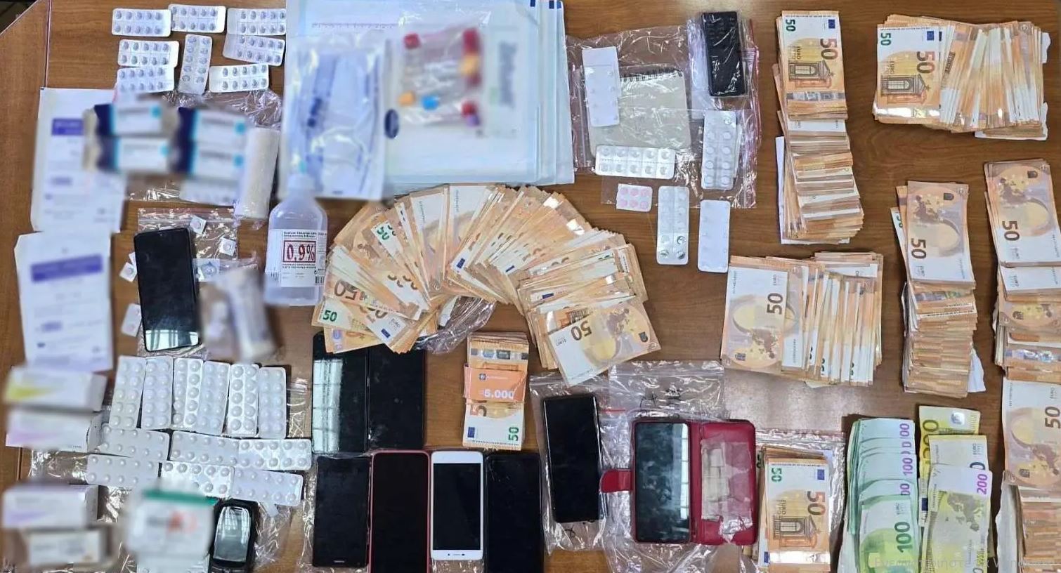 Αγρίνιο: Εξαρθρώθηκε κύκλωμα που χορηγούσε παράνομα επιδόματα αναπηρίας – Η δομή της οργάνωσης, τα «ghost phones», ο «καφές» και η ανακοίνωση του e-ΕΦΚΑ