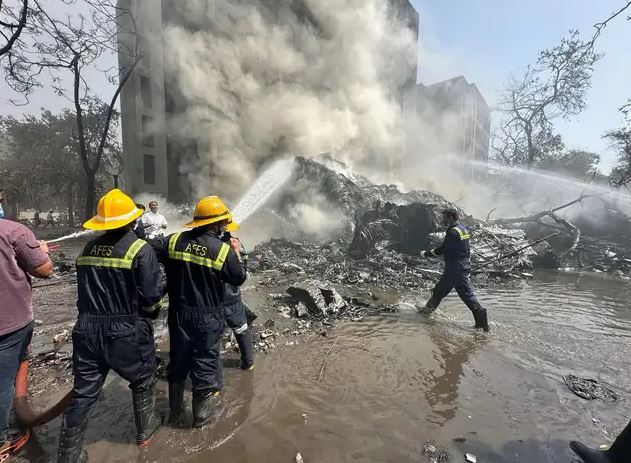 Ινδία: Στους 290 οι νεκροί από την συντριβή του αεροσκάφους, σύμφωνα με το Reuters