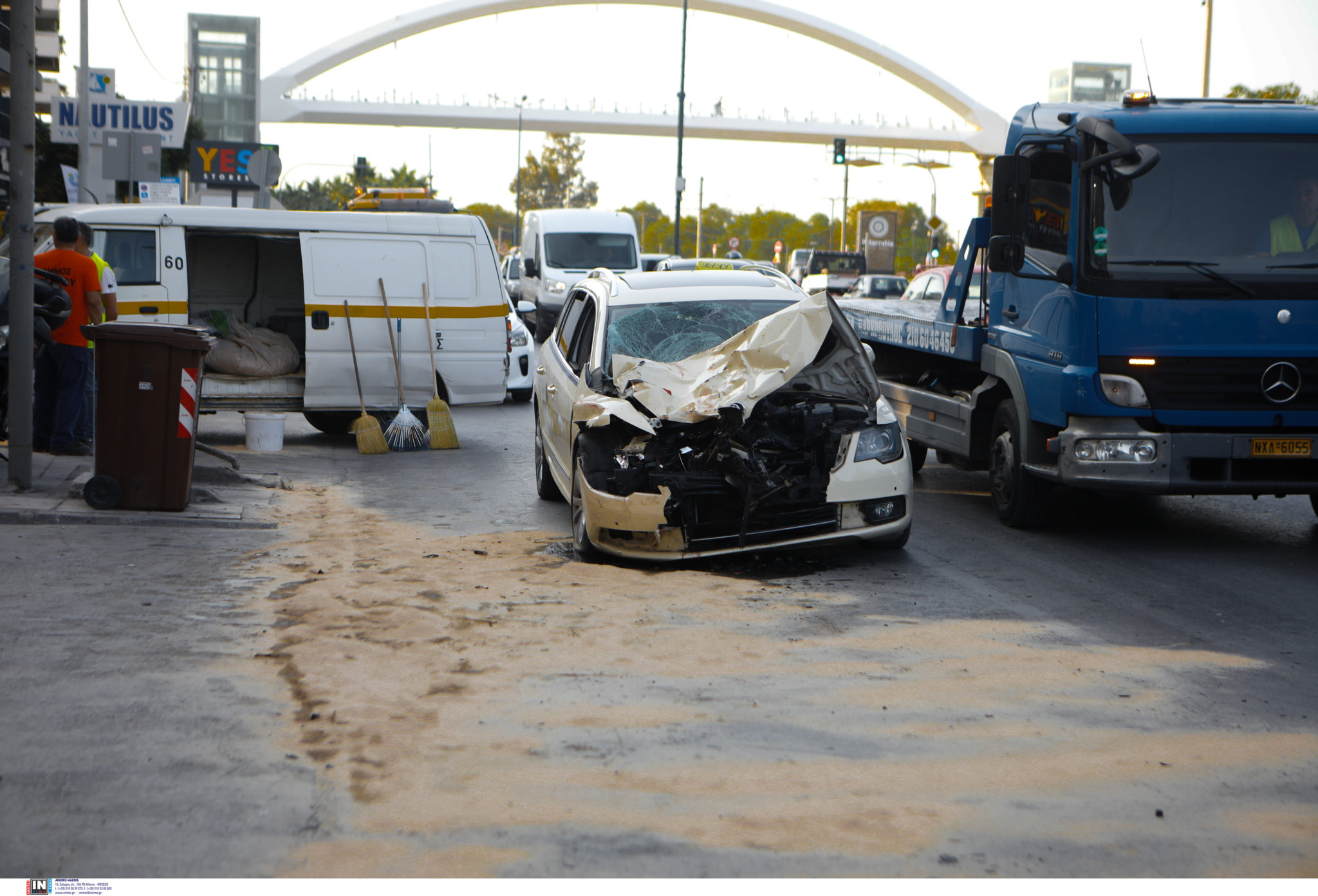 Άλιμος τροχαίο ταξί