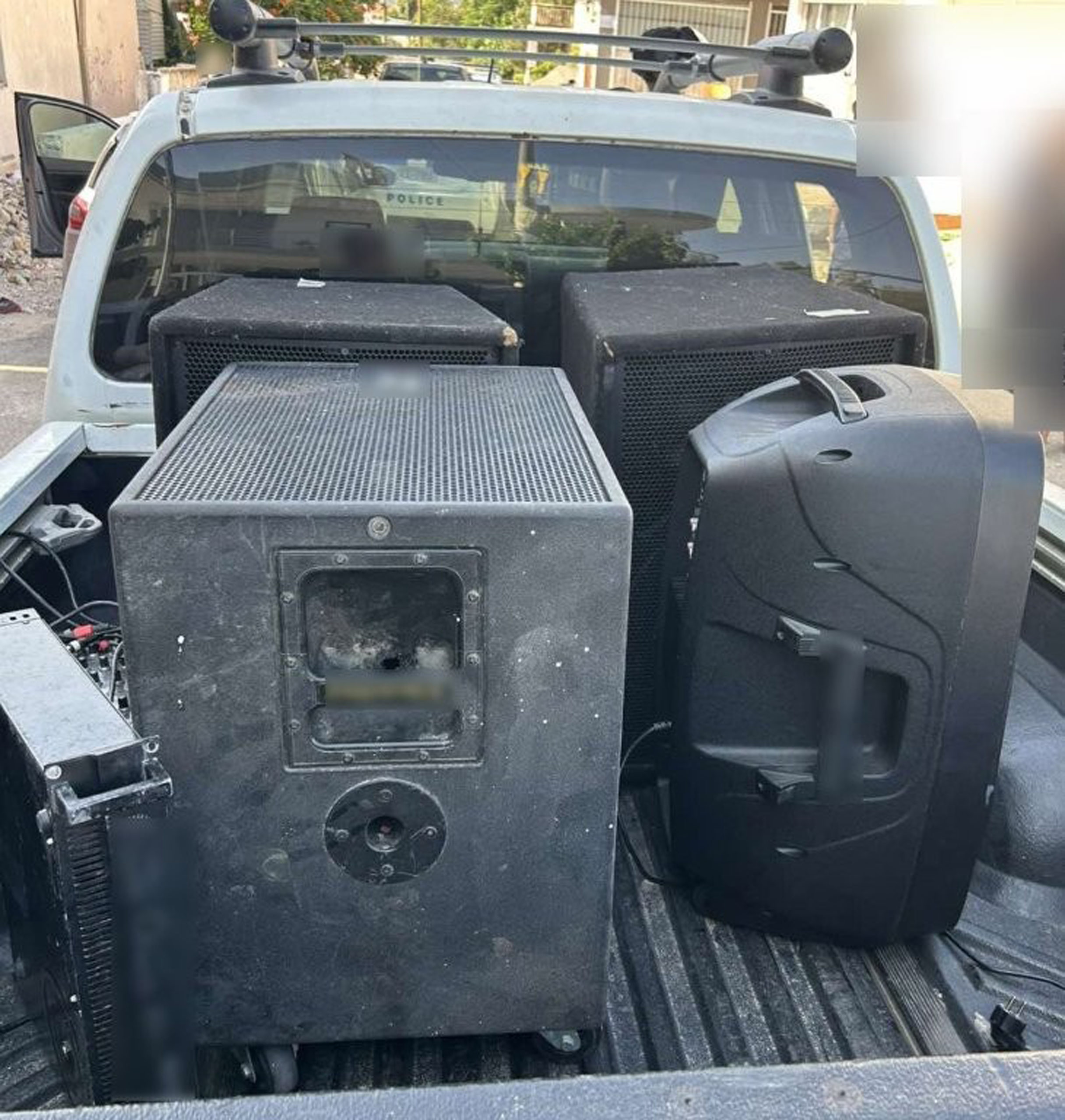 Άνω Λιόσια: Ειδική αστυνομική επιχείρηση σε οικισμό με 17 συλλήψεις – Ξηλώθηκαν καλώδια που χρησιμοποιούσαν για ρευματοκλοπές – ΒΙΝΤΕΟ