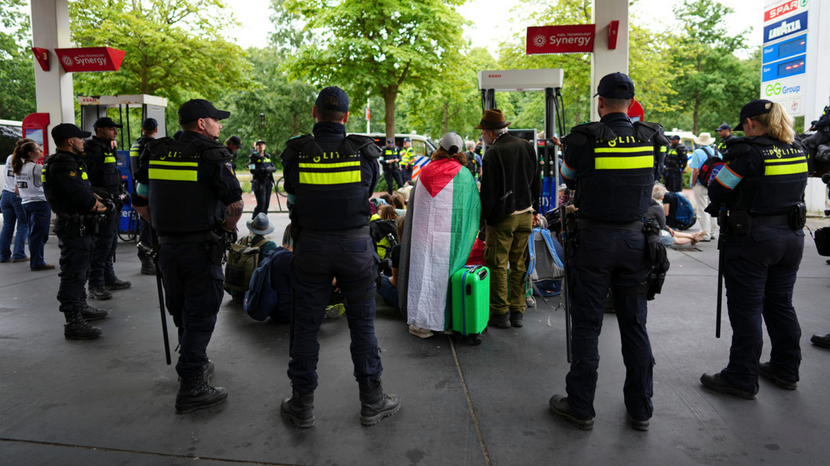 Ολλανδία: Μαζικές συλλήψεις στη Χάγη κατά τη διάρκεια διαδήλωσης για τη Σύνοδο του NATO