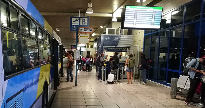 «Ελευθέριος Βενιζέλος»: Φωτιά σε λεωφορείο στις αναχωρήσεις του αεροδρομίου