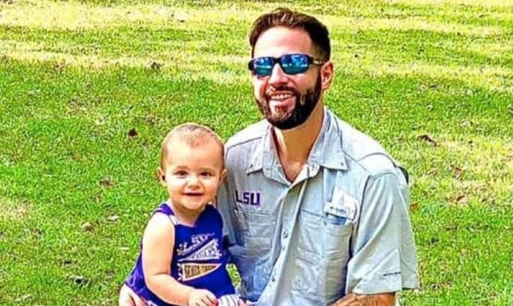 Πατέρας κατηγορείται για τον φόνο της 21 μηνών κόρης του – Την άφησε 9 ώρες στο αυτοκίνητο με 40 βαθμούς Κελσίου