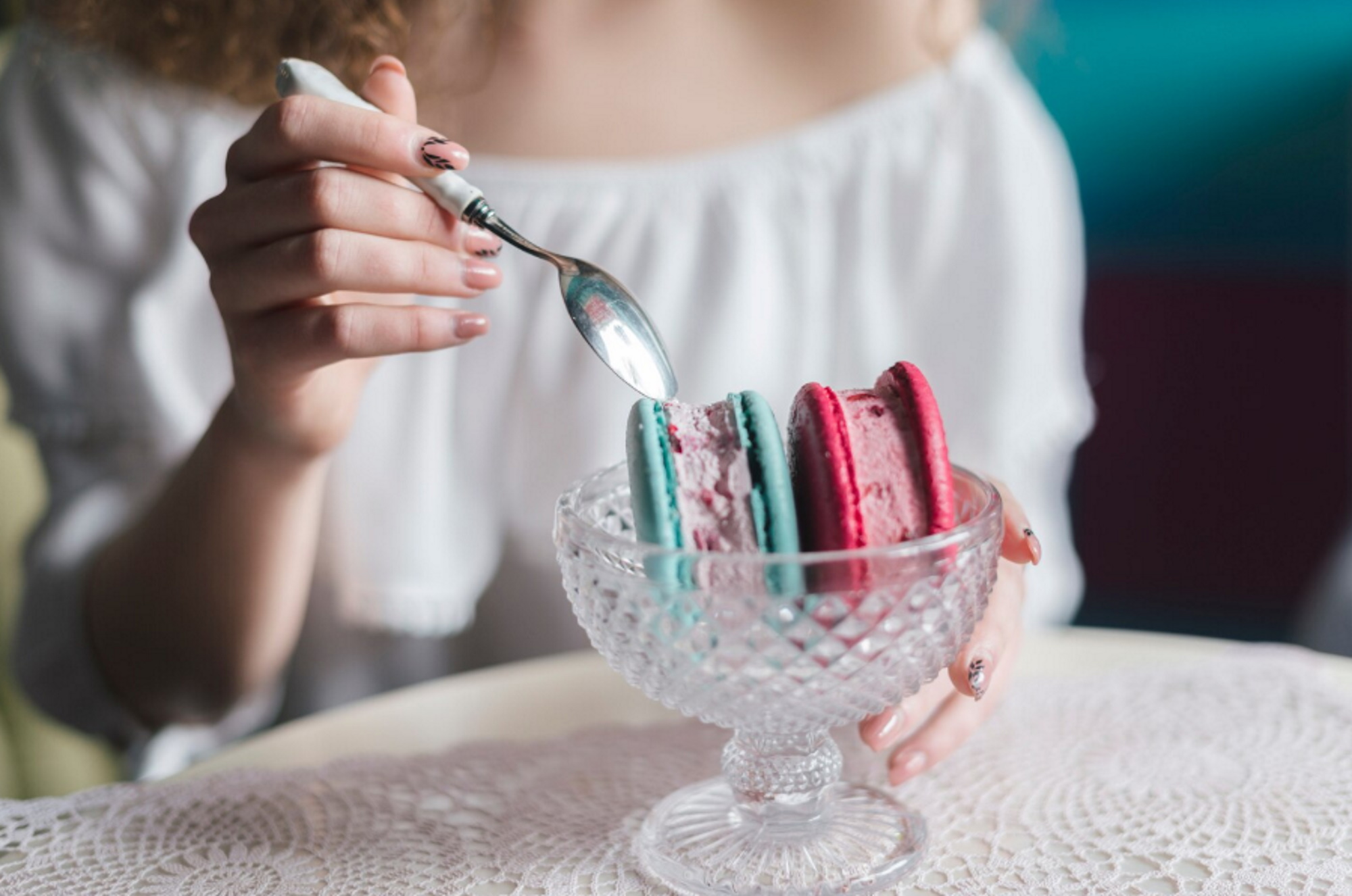 Συνταγή για παγωτό σάντουιτς με σμέουρα και λευκή σοκολάτα