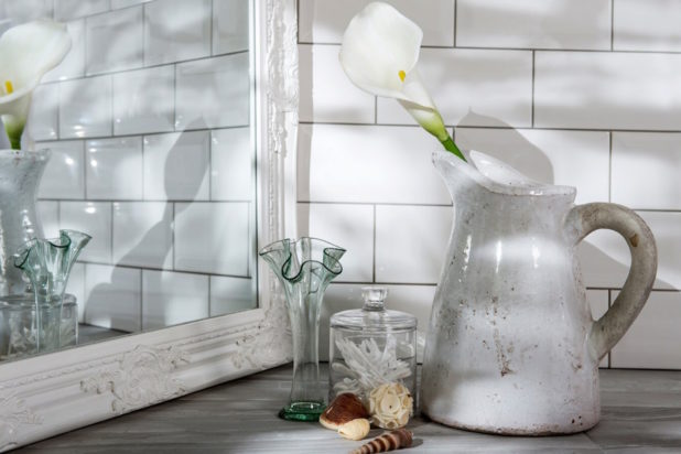 Καθρέφτες μπάνιου: Τα 2 κοινά λάθη που πρέπει να αποφεύγετε για να μην θαμπώνουν, σύμφωνα με ειδικό - Η σωστή μέθοδος καθαρισμού