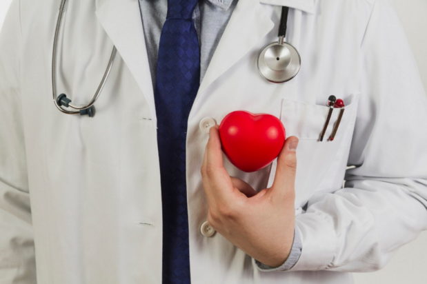 Έλλειψη ύπνου: Οι 3 πιθανοί κίνδυνοι για την υγεία της καρδιάς που δεν πρέπει να αγνοήσετε, σύμφωνα με γιατρό