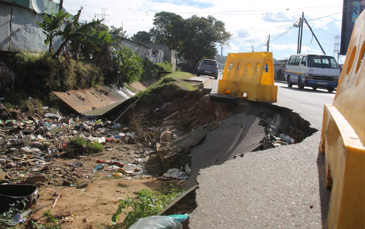 Νότια Αφρική: Σε τουλάχιστον 49 έφθασε ο αριθμός των νεκρών από τις πλημμύρες – Ανάμεσά τους και 4 παιδιά
