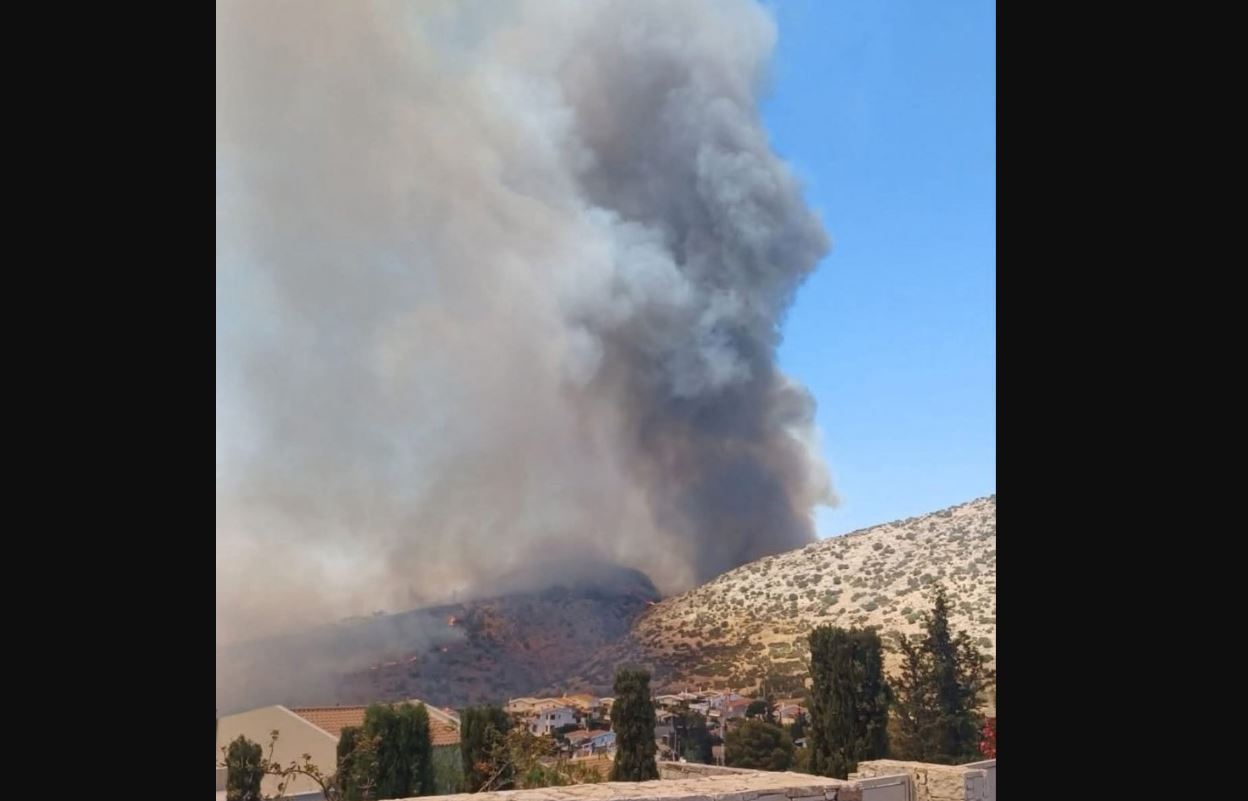 Φωτιά στην Παλαιά Φώκαια: Νέες εικόνες από την καταστροφική πυρκαγιά – ΦΩΤΟ και ΒΙΝΤΕΟ