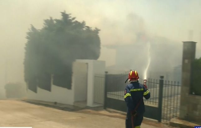 φωτιά Παλαιά Φώκαια, σπίτια