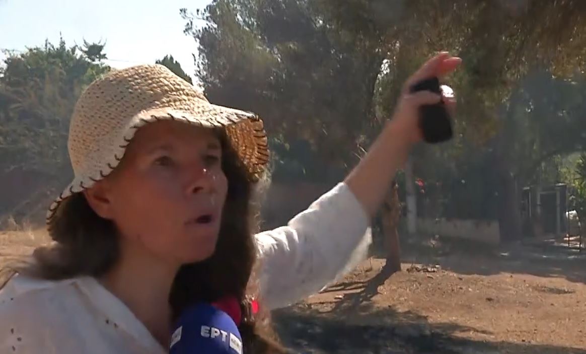 Φωτιά στην Παλαιά Φώκαια: Συγκλονίζει κάτοικος που είδε το σπίτι της να καίγεται – «Είναι οι κόποι μιας ζωής» – ΒΙΝΤΕΟ