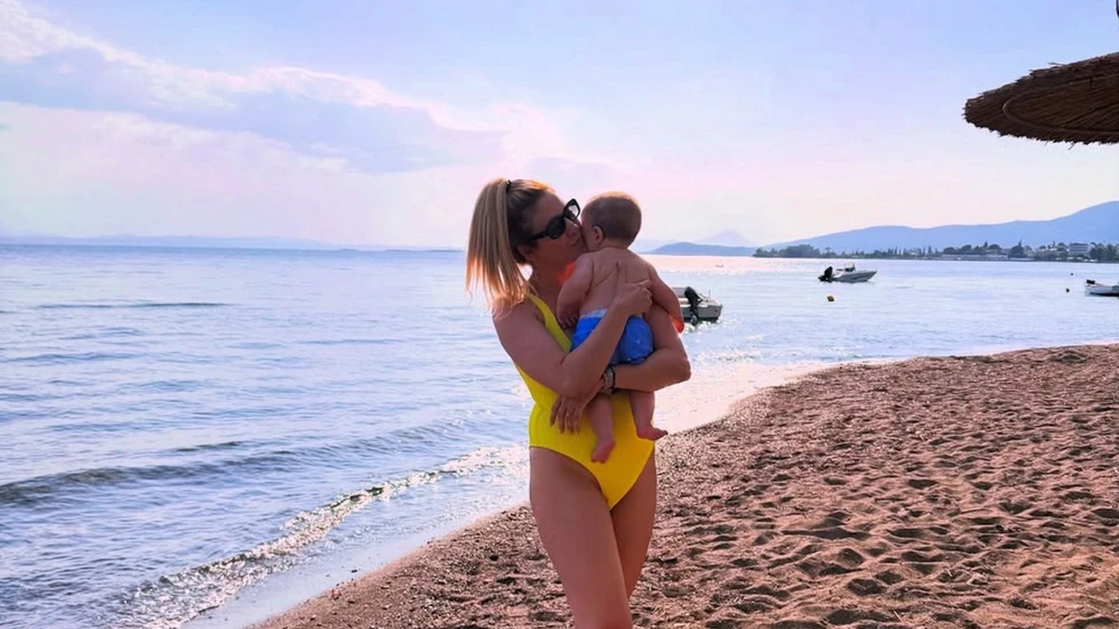 Φωτεινή Πετρογιάννη: Η πρώτη βουτιά του γιου της στη θάλασσα – Μια ξεχωριστή καλοκαιρινή στιγμή