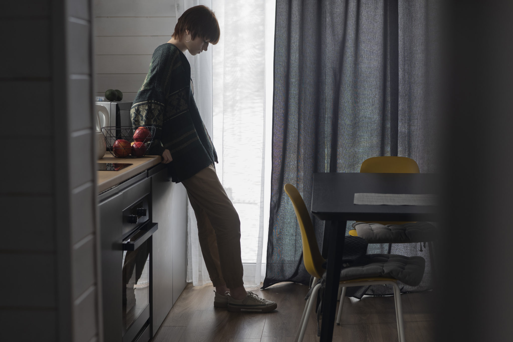 Τα 8 χαρακτηριστικά των ανθρώπων που δεν αντέχουν την μοναξιά - Θέλουν να είναι συνέχεια με παρέα