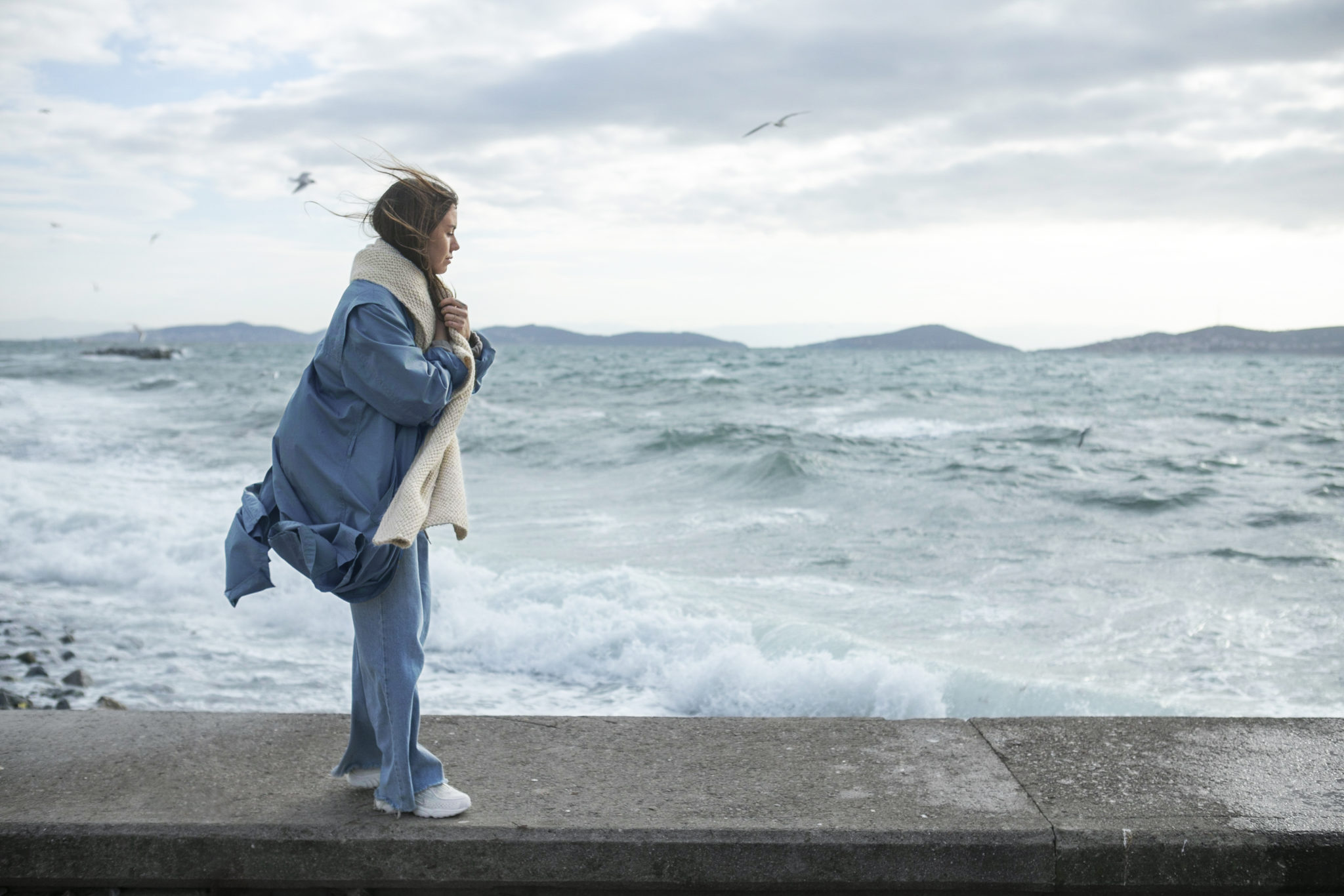 Οι ευτυχισμένοι άνθρωποι που γίνονται σταδιακά δυστυχισμένοι, συνήθως εμφανίζουν 7 συμπεριφορές χωρίς να το συνειδητοποιούν