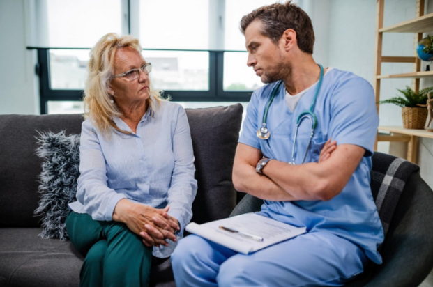 Έντερο: Γιατρός προειδοποιεί για 5 σημάδια που υποδηλώνουν κακή λειτουργία - Από δερματικά προβλήματα έως έντονη λαχτάρα για ζάχαρη και φούσκωμα