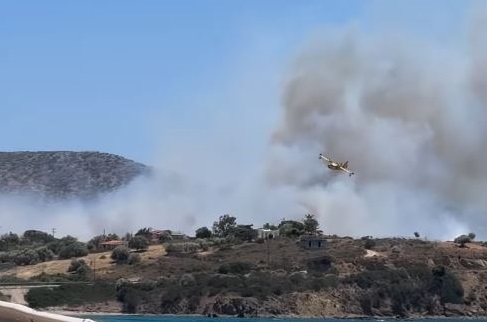 Γρηγόρης Γκουντάρας: Ανέβασε βίντεο από τη μεγάλη φωτιά στην Παλαιά Φώκαια