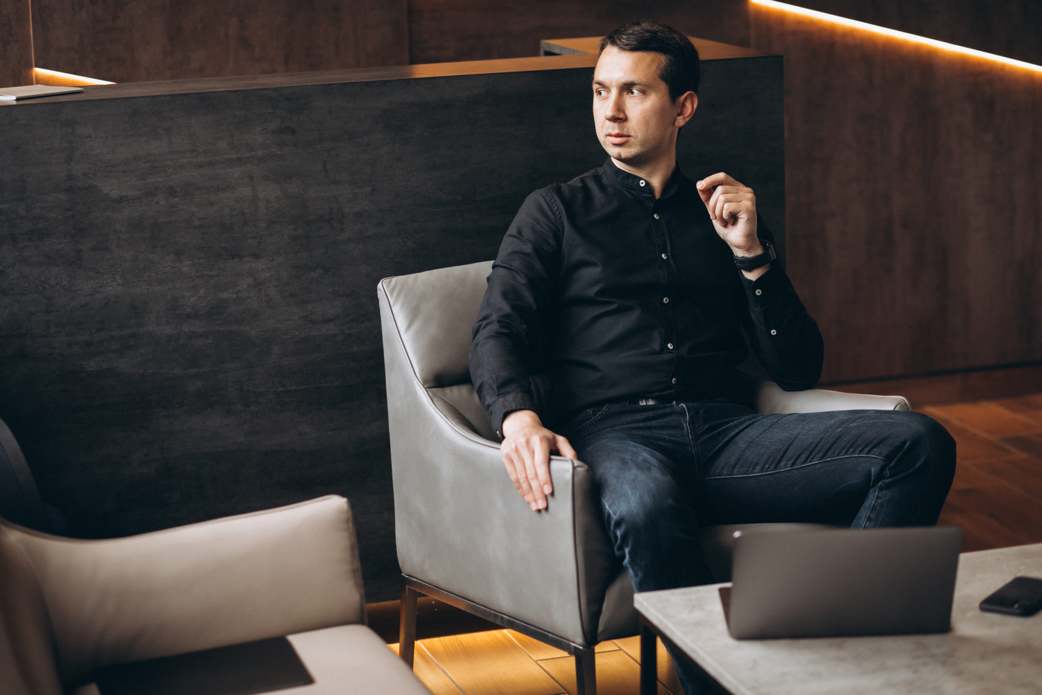 Κληρονόμησε μισό εκατομμύριο δολάρια "ο άνδρας μου με βλέπει σαν ΑΤΜ και με φορτώνει με τύψεις". Φωτογραφία: Freepik