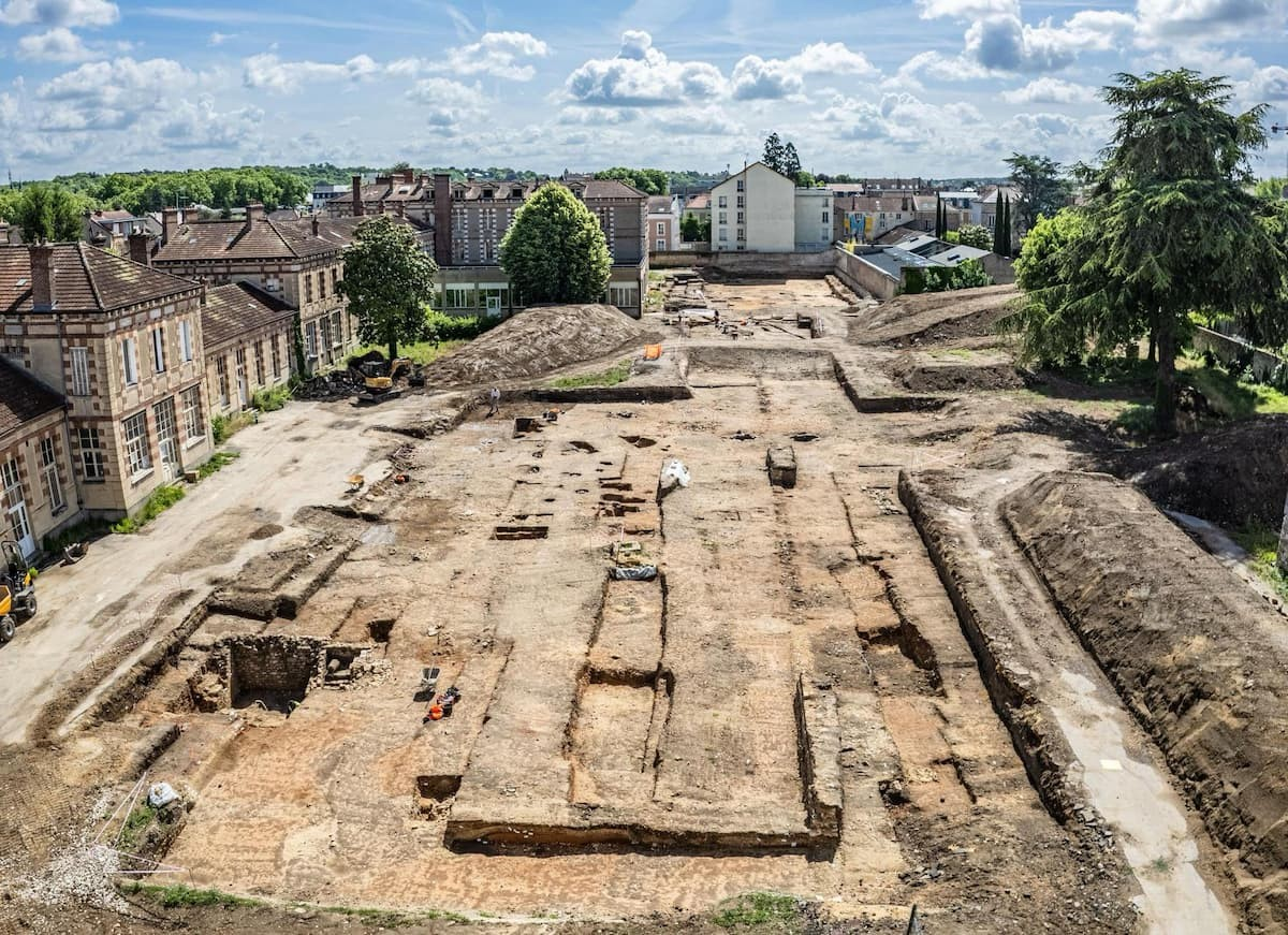 Λήψη των ανασκαφών στον ρωμαϊκό οικισμό Metlosedum, από drone.