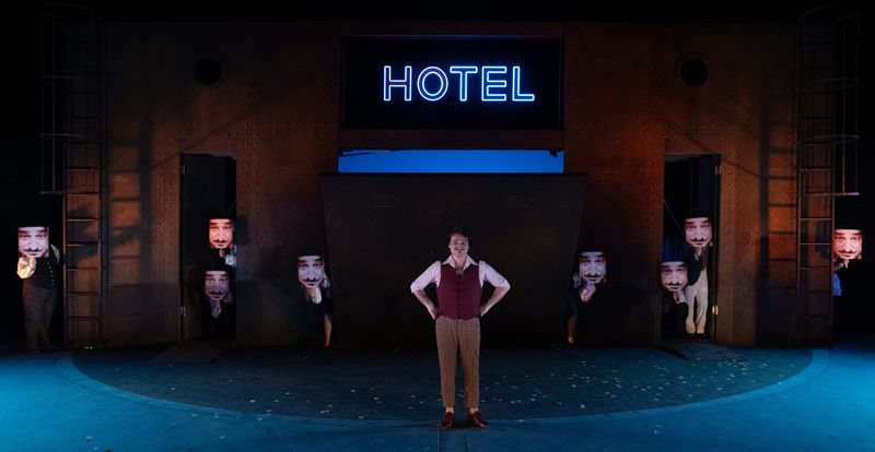 Βασίλης Χαραλαμπόπουλος: Σάρωσε ως Τρουφαλντίνο στο Κατράκειο Θέατρο Νίκαιας