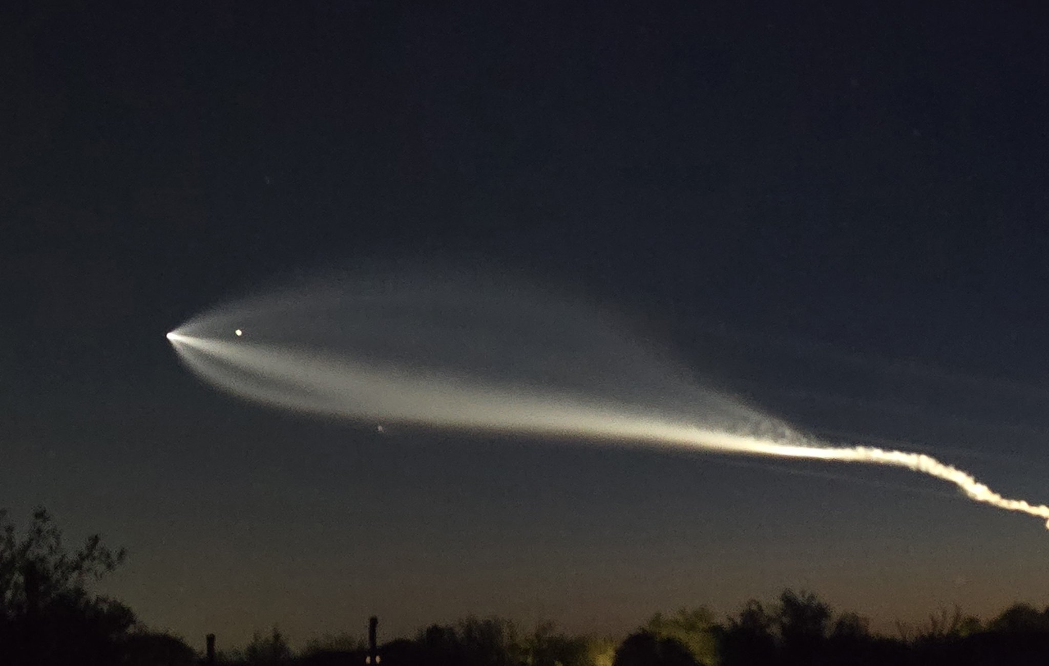 Μυστηριώδης «μέδουσα» εμφανίστηκε στον ουρανό της Καλιφόρνια – Η εξήγηση του φαινομένου