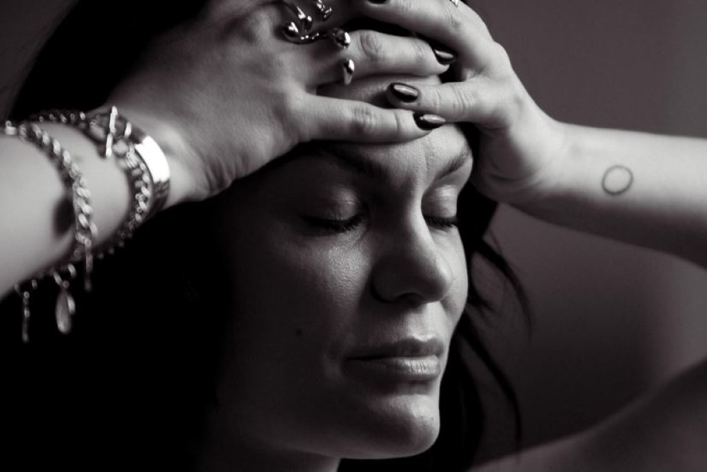 Jessie J: Διαγνώστηκε με καρκίνο του μαστού – «Χρειάζομαι μια αγκαλιά» είπε στους θαυμαστές της