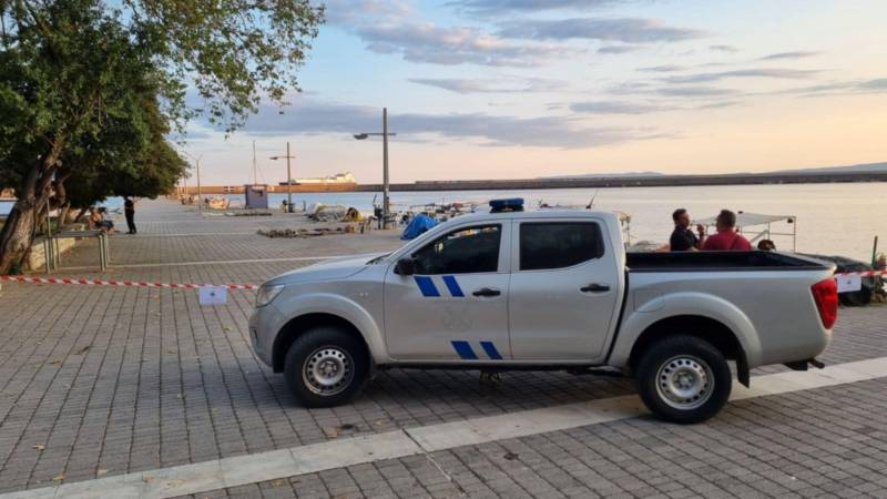 Καλαμάτα: Εντοπίστηκε οβίδα στον βυθό του λιμανιού κατά τη διάρκεια εργασιών καθαρισμού