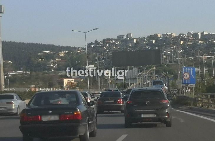 Θεσσαλονίκη: Καραμπόλα 7 οχημάτων στον Περιφερειακό 