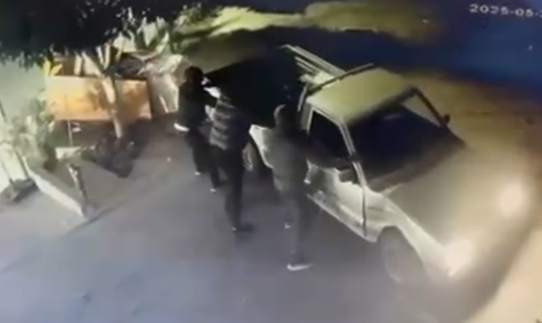 Μεσσηνία: Προσπάθησαν να «σηκώσουν» ΑΤΜ – Η καρότσα του αγροτικού σφήνωσε – Δείτε βίντεο