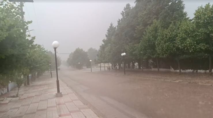 Καλοκαιρινό μπουρίνι με έντονη χαλαζόπτωση έπληξε την Κοζάνη – Καταιγίδα «χτύπησε» και τις Σέρρες – ΒΙΝΤΕΟ