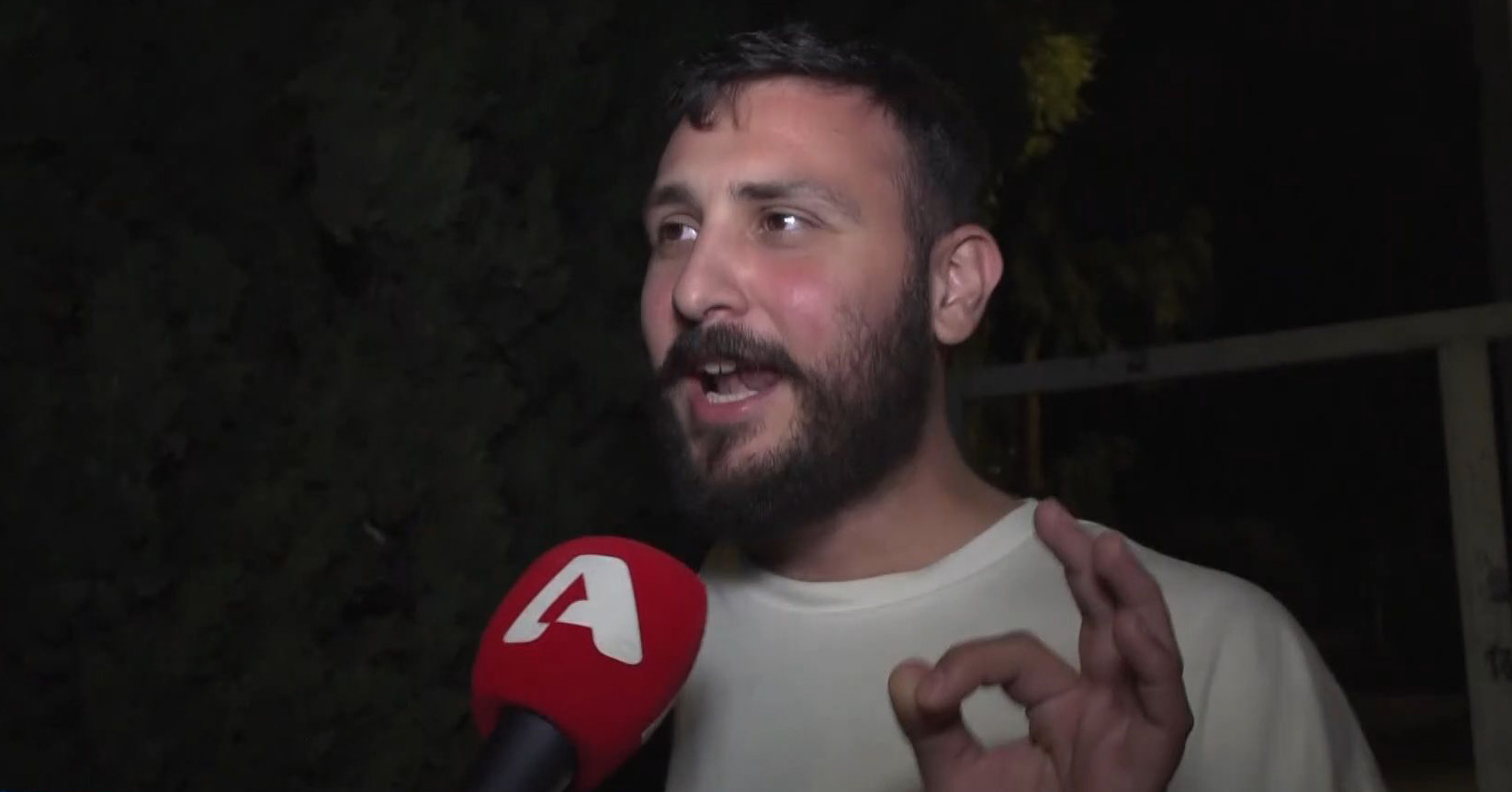 ΛΕΞ: Το κοινό τον αποθεώνει για την συναυλία του στο ΟΑΚΑ – «Εκφράζει εμάς την νεολαία και αυτά που περνάμε»