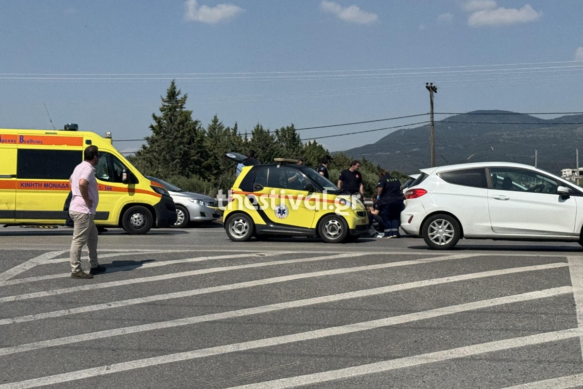 Θεσσαλονίκη: Οδηγός έπαθε έμφραγμα στη μέση του δρόμου  – Σταμάτησε γιατρός για να τον σώσει