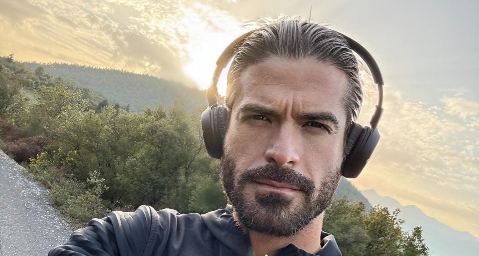 Άρης Μουγκοπέτρος: «Σας ευχαριστώ για τη δύναμη να βγω νικητής στον Γολγοθά μου» – Η συγκινητική ανάρτηση με τα δίδυμα κορίτσια του