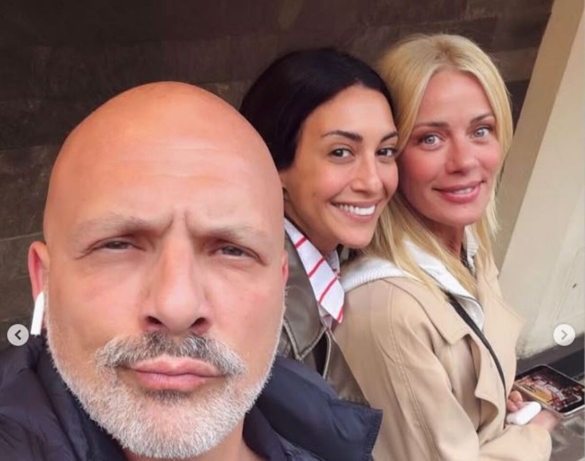 Νίκος Μουτσινάς: Η κοινή απόδραση στο Λονδίνο με Ζέτα Μακρυπούλια και Ευγενία Σαμαρά