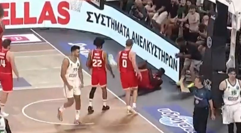 Σοκ στον Ολυμπιακό: Ο Φαλ μένει 10-12 μήνες εκτός δράσης μετά τον τραυματισμό του στο ΟΑΚΑ