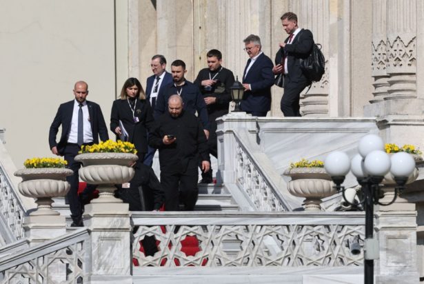 Υπουργός Άμυνας της Ουκρανίας, Ράστεμ Ουμέροφ ουκρανική αντιπροσωπεία Κωνσταντινούπολη συνομιλίες