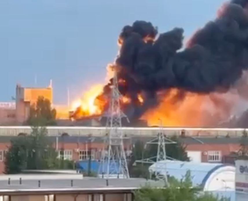 Ρωσία: Ουκρανικά drones χτύπησαν εργοστάσιο – Αναστολή της λειτουργίας του