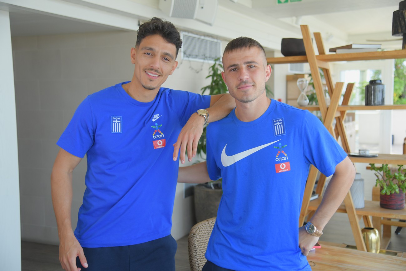 Απολαυστικοί Πέλκας και Γιαννούλης μαθαίνουν… κρητικά