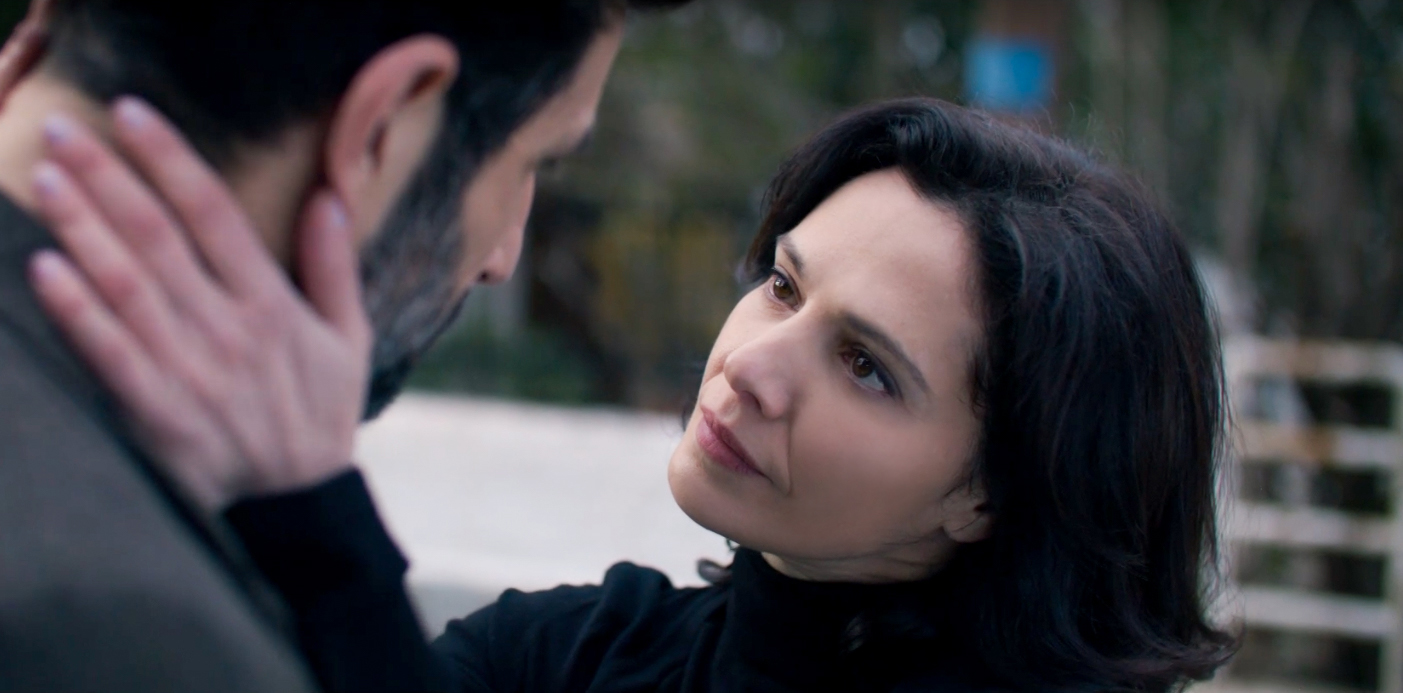 Παιχνίδια Εκδίκησης: Ο Χρήστος βλέπει τη Μαρίνα να αγγίζει τρυφερά τον Άγη