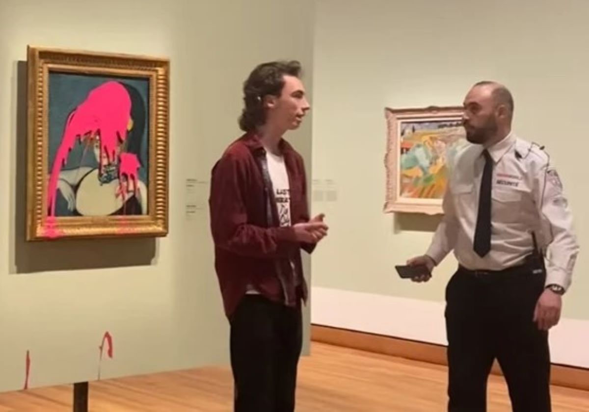 Μόντρεαλ: Ακτιβιστής για το κλίμα έριξε ροζ μπογιά σε πίνακα του Πικάσο – Δείτε βίντεο