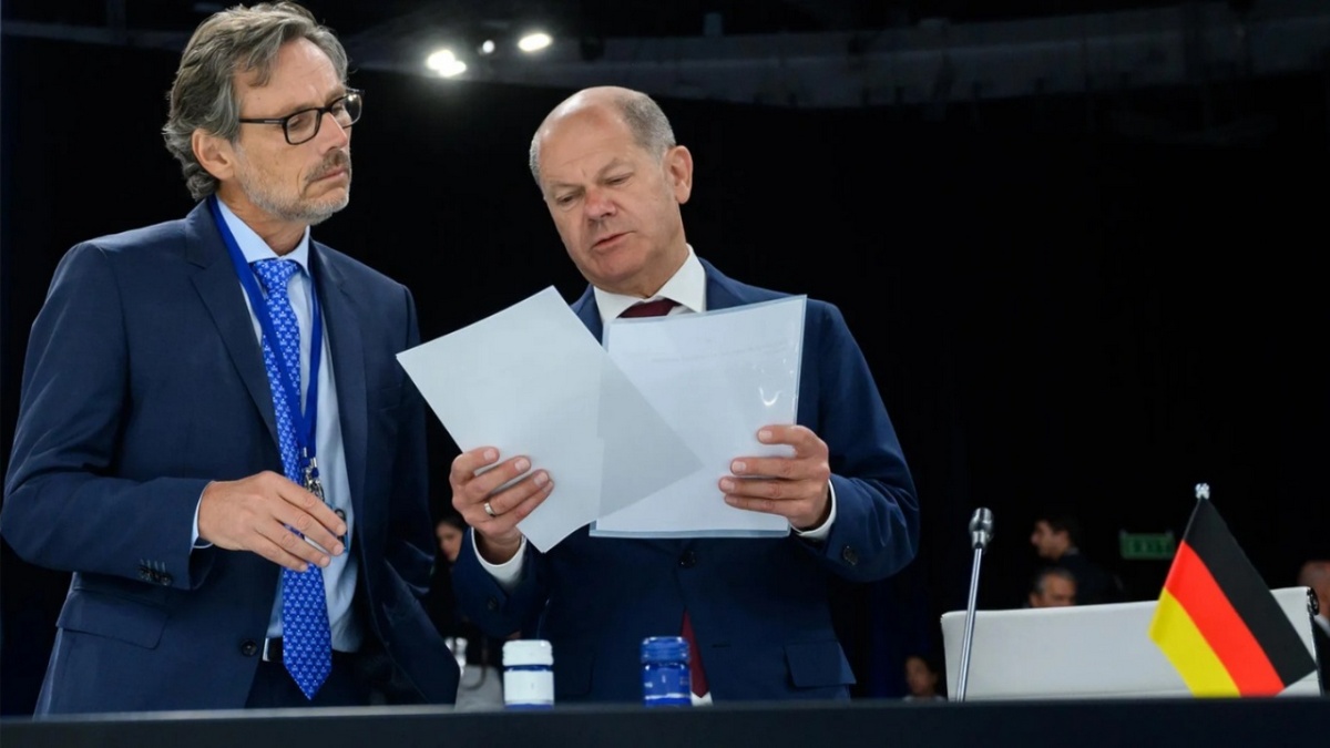 Γερμανία: Αντιδράσεις για τον διορισμό συνεργάτη του Όλαφ Σολτς στη θέση του υφυπουργού Άμυνας