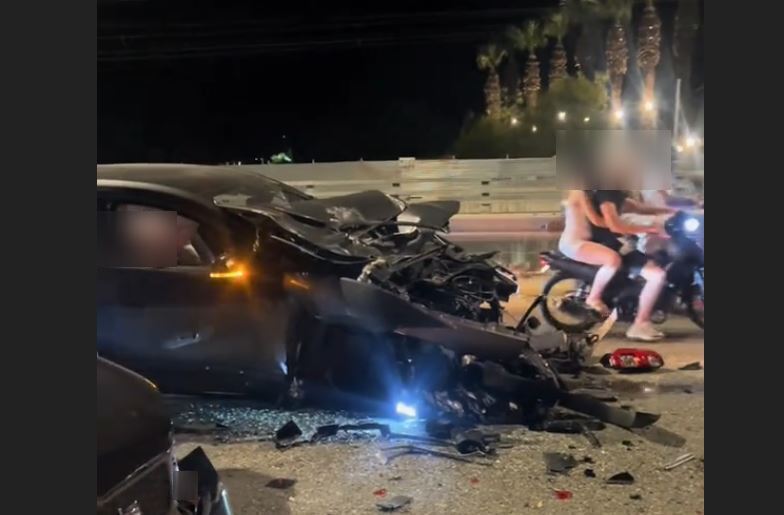 Λεωφόρος Ποσειδώνος: Τροχαίο με καραμπόλα 7 αυτοκινήτων στο ύψος του Αλίμου – Συνελήφθη ένας οδηγός – Δείτε βίντεο