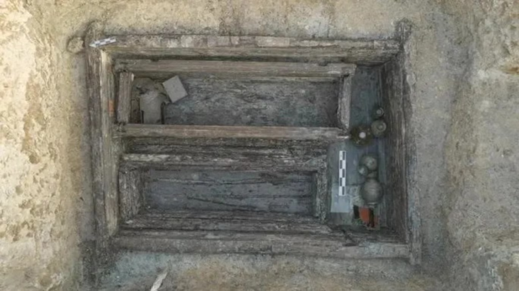 Ένας από τους τάφους που ανακαλύφθηκαν στο αρχαίο κινέζικο νεκροταφείο. Φωτογραφία: Κινέζικη ακαδημία κοινωνικών επιστημών