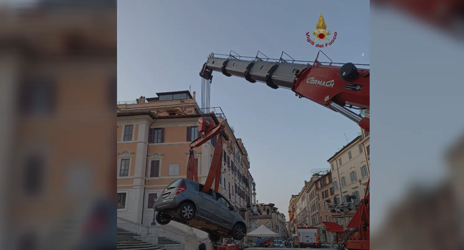 Ρώμη, Αυτοκίνητο, Πιάτσα ντι Σπάνια