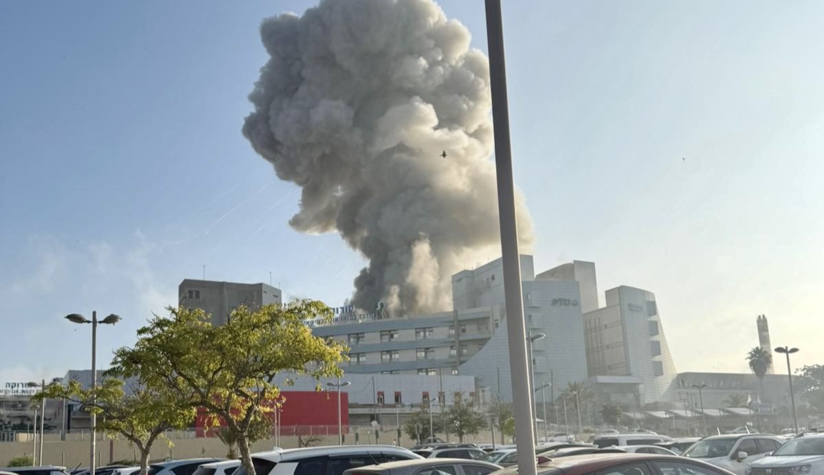 Βίντεο: Η στιγμή που πύραυλος από το Ιράν πλήττει το νοσοκομείο Soroka στο Ισραήλ